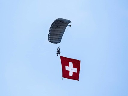 Paraglider, parachutist, military, parade, Axalp, Swiss army, Swiss air force, Swiss flag, Swiss