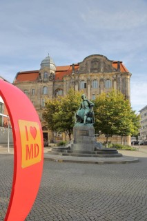 Red heart with I like MD and Otto von Guericke Fountain, monument, sculpture, inscription,