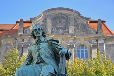 Otto von Guericke Fountain and monument to physicist Otto von Guericke, sculpture, New Town Hall,