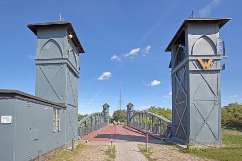 Railway lift bridge built in 1893 today's bicycle bridge, lift bridge, railway bridge, commercial
