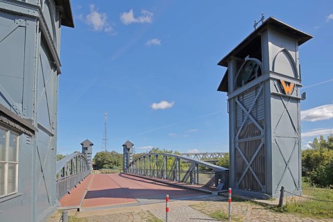 Railway lift bridge built in 1893 today's bicycle bridge, lift bridge, railway bridge, commercial