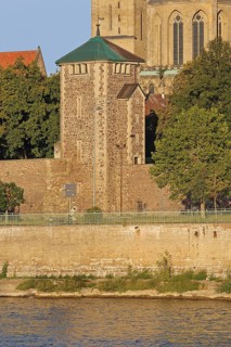 Historic Kiek in de Köken as part of the former city fortifications, defence defence tower, Elbe
