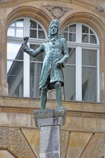 Eisenbart Fountain and monument to surgeon and physician Doctor Eisenbarth by Fritz von Graevenitz
