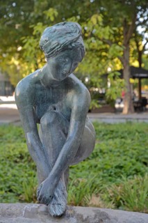 Sculpture Bathing Girl by Heinrich Apel 1972, bronze sculpture, modern art, bathing female figure