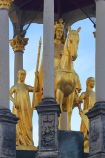 Magdeburg horseman with crown and two virgins with lance, spit, golden equestrian figure,