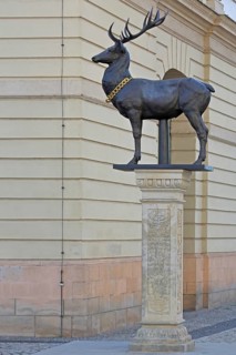 Stag column with stag statue, stag figure with golden collar, golden chain, Old Town Hall, Old