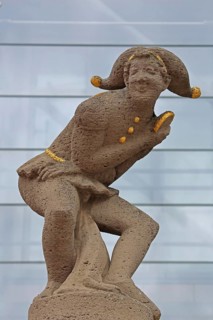 Eulenspiegel fountain, monument to Till Eulenspiegel, Eulenspiegel fountain, sculpture, figure,