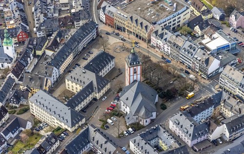 Aerial view, Old Town with Town Hall and St. Nicholas Church, Krämergasse and Kornmarkt,