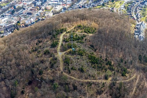 Aerial photograph, hiking trail on Häusling mountain with radio mast, protective sleeves for new