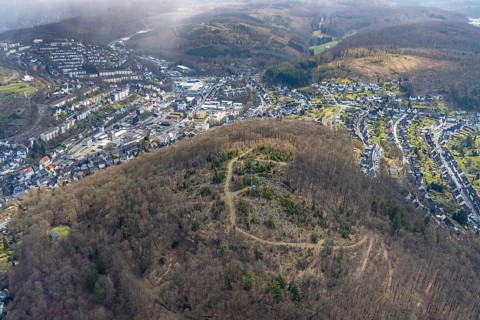 Aerial photograph, hiking trail on Häusling mountain with radio mast, protective sleeves for new