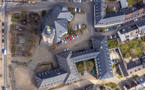 Aerial view, Old Town with Town Hall and St. Nicholas Church, Krämergasse and Kornmarkt,