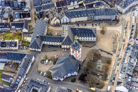Aerial view, Old Town with Town Hall and St. Nicholas Church, Krämergasse and Kornmarkt,