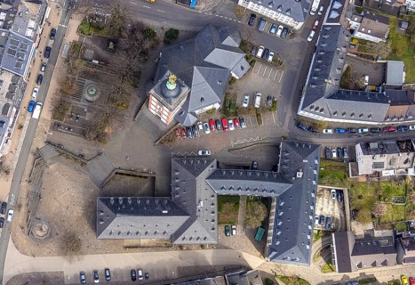 Aerial view, Old Town with Town Hall and St. Nicholas Church, Krämergasse and Kornmarkt,