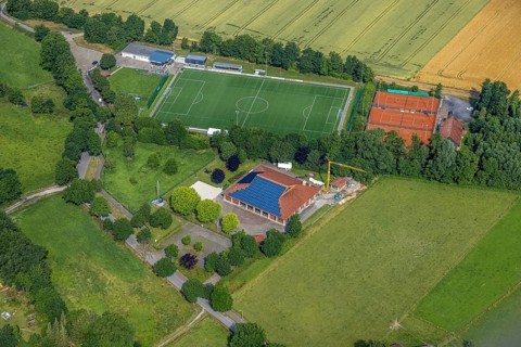 Aerial view, sports ground DJK - Blau Weiß Büderich, Kuniberthalle Büderich Schützenhalle with