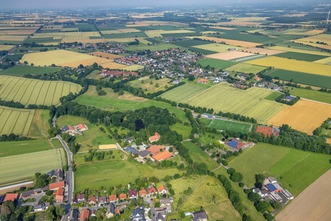Aerial view, sports field DJK - Blau Weiß Büderich, Kuniberthalle Büderich Schützenhalle with solar