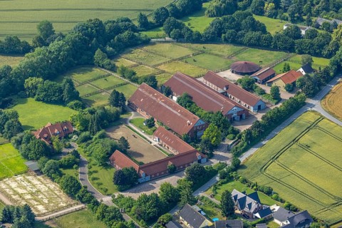 Aerial view, farm and riding stable, Am Jahenbrink, Holtum, Werl, Soester Börde, North