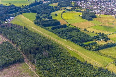 Aerial photo, Hünsborn airfield, Hünsborn, Wenden, Sauerland, North Rhine-Westphalia, Germany, DE,
