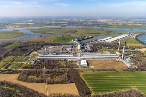 Aerial view, Trimet Aluminium SE, Port of Emmelsum, River Rhine, Rhine estuary Wesel-Datteln Canal,