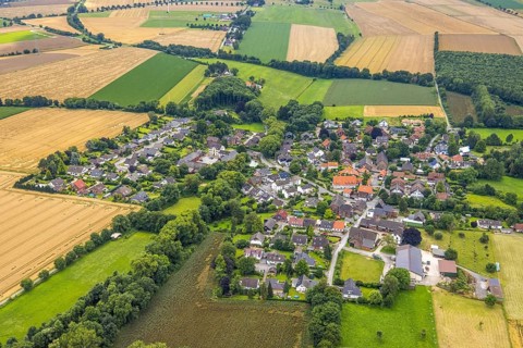 Aerial view, local view Kessebüren with country house Ententeich, Unna, Ruhr area, North
