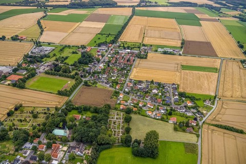 Aerial view, meadows and fields with cemetery in Hemmerde, Unna, Ruhr area, North Rhine-Westphalia,