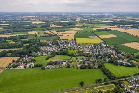 Aerial view, view of Mühlhausen and meadows and fields, Unna, Ruhr area, North Rhine-Westphalia,