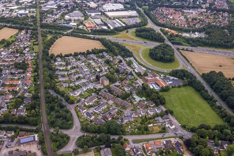 Aerial view, housing estate Unnaer Straße, Caravanzeit GmbH, at the motorway exit motorway A1 and