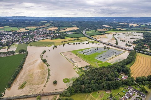 Aerial photo, Ruhr flood, Ruhr bridge of the Sauerland line A45, motorway bridge A45, Wandhofen,
