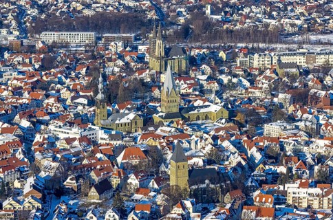 Aerial view, old town centre Soest, half-timbered houses, church St.. Petri (Alde Kerke), Church St