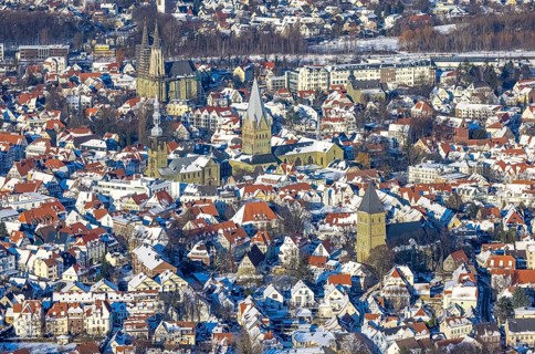Aerial view, old town centre Soest, half-timbered houses, church St.. Petri (Alde Kerke), Church St