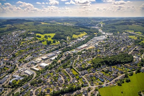 Aerial view, commercial area In der Trift, Koblenzer Straße, Dahl, Olpe, Sauerland, North