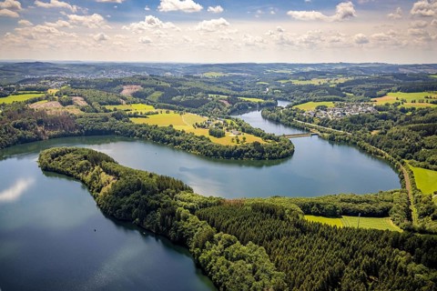 Aerial view, Biggesee, Stade headland, local view Eichhagen, Olpe, Sauerland, North