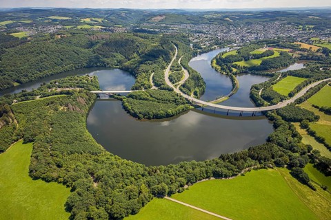 Aerial view, Biggesee, Obersee with bridge Landesstraße L512, bridge Bundesstraße B54, Olpe-Stadt,