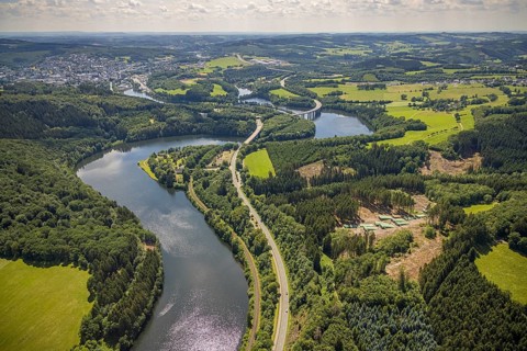 Aerial view, Biggesee, Obersee, bridge Landesstraße L512, bridge Bundesstraße B54, Olpe-Stadt,