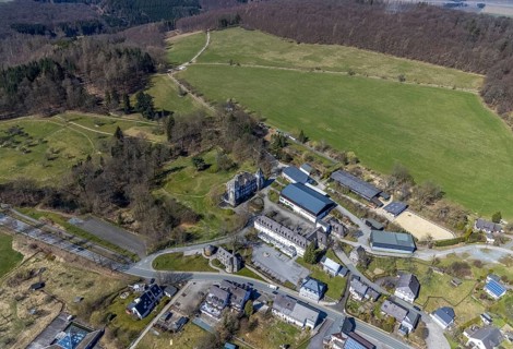 Aerial view, Hotel and Castle Gevelinghausen, St. Maria Magdalena Church, Gevelinghausen, Olsberg,