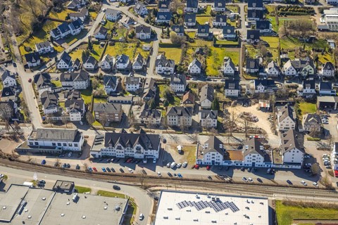 Aerial view, residential area Schulstraße, Hauptstraße with employment agency Olsberg and savings