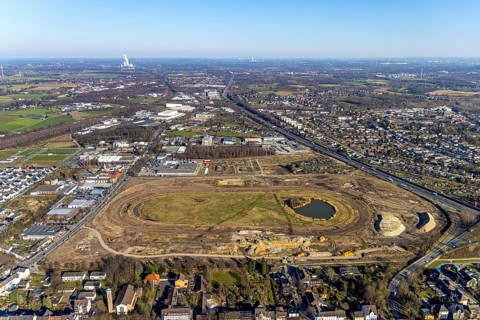 Aerial view, Former racecourse becomes a residential neighbourhood, Project Living by the lake at