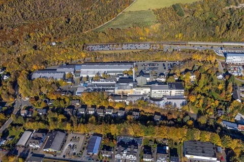 Luftbild, Werk Oventrop Armaturen im Ortsteil Bigge in Olsberg, Sauerland, Nordrhein-Westfalen,