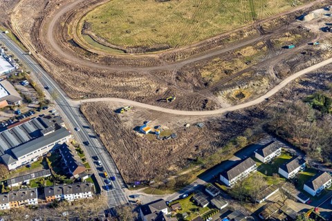 Aerial view, Former racecourse becomes a residential neighbourhood, Project Living by the lake at