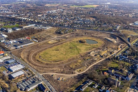 Aerial view, Former racecourse becomes a residential neighbourhood, Project Living by the lake at