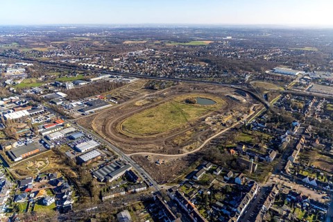 Aerial view, Former racecourse becomes a residential neighbourhood, Project Living by the lake at