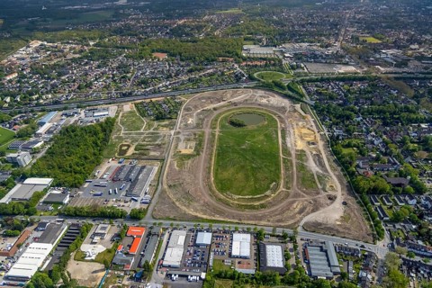 Aerial view of the former trotting track in the Hillerheide district, ISEK project Wohnen am