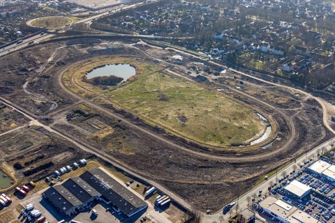 Aerial view, Former racecourse becomes a residential neighbourhood, Project Living by the lake at