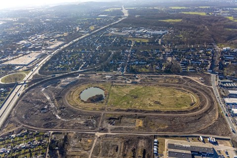 Aerial view, Former racecourse becomes a residential neighbourhood, Project Living by the lake at