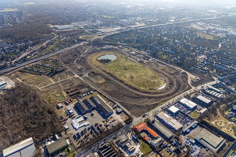 Aerial view, Former racecourse becomes a residential neighbourhood, Project Living by the lake at