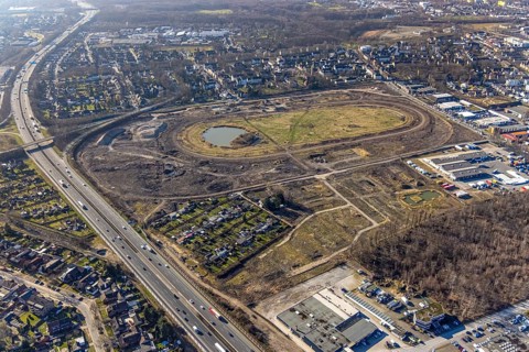 Aerial view, Former racecourse becomes a residential neighbourhood, Project Living by the lake at