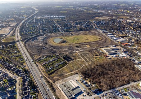 Aerial view, Former racecourse becomes a residential neighbourhood, Project Living by the lake at