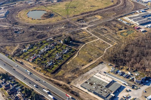 Aerial view, Former racecourse becomes a residential neighbourhood, Project Living by the lake at