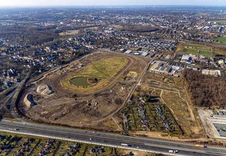 Aerial view, Former racecourse becomes a residential neighbourhood, Project Living by the lake at