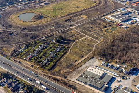 Aerial view, Former racecourse becomes a residential neighbourhood, Project Living by the lake at