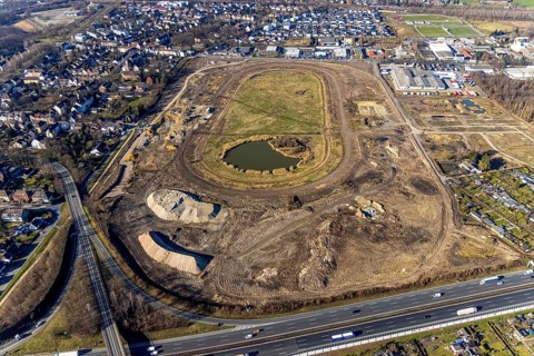 Aerial view, Former racecourse becomes a residential neighbourhood, Project Living by the lake at